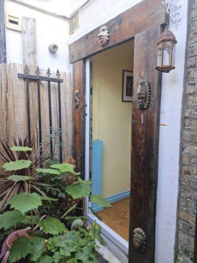 1 Bedroom Studio To Rent In Elthorne Avenue, Hanwell, W7