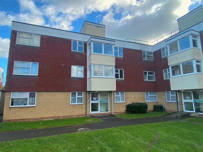2 Bedroom Flat To Rent In Langdale Gardens, Earley, Reading, Berkshire, RG6