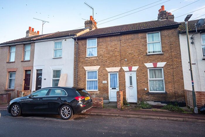 2 Bedroom Terraced House For Sale In Thorold Road, Chatham, ME5