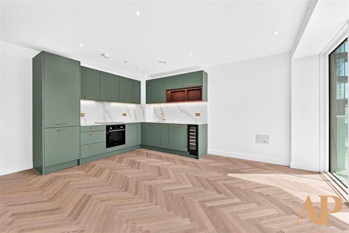 1 Bedroom Apartment To Rent In Dunton House, Duke Of Wellington Avenue, SE18