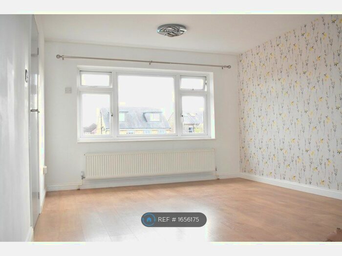 2 Bedroom Maisonette To Rent In Pilgrims Place, Ashford, TW15