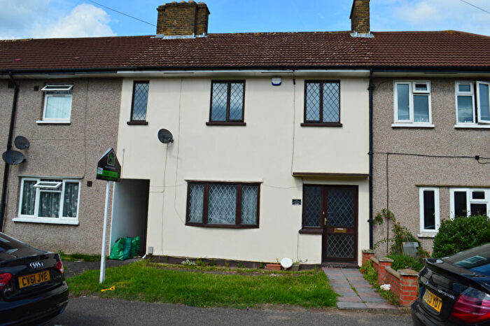 3 Bedroom Terraced House To Rent In Mayesbrook Road, Goodmayes, Essex, IG3