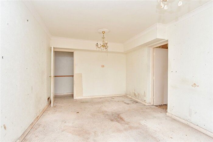 1 Bedroom Flat For Sale In St. Margaret's Street, Rochester, Kent, ME1