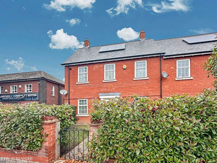 3 Bedroom Semi-Detached House For Sale In Hythe Hill, Colchester, CO1