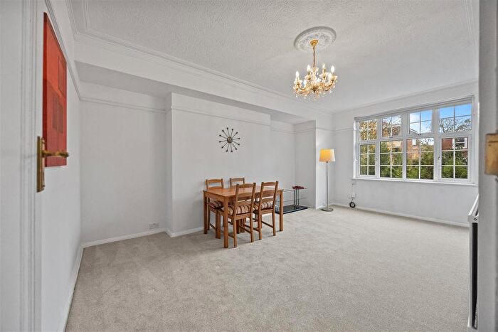 2 Bedroom Flat To Rent In Acol Road, South Hampstead, NW6