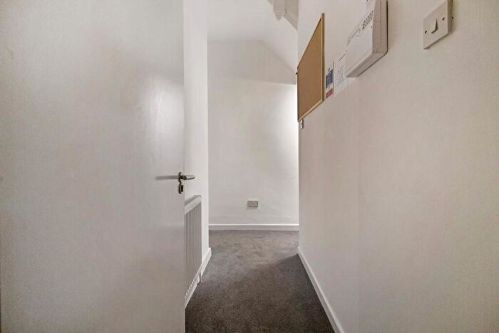 1 Bedroom Flat To Rent In Eccles Old Road, Salford, M6
