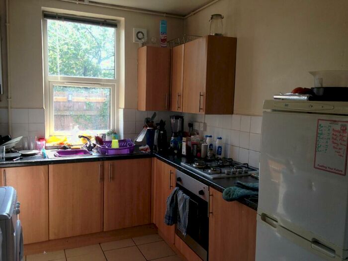 6 Bedroom House To Rent In Sherwin Grove, Lenton, Nottingham, Nottinghamshire, NG7