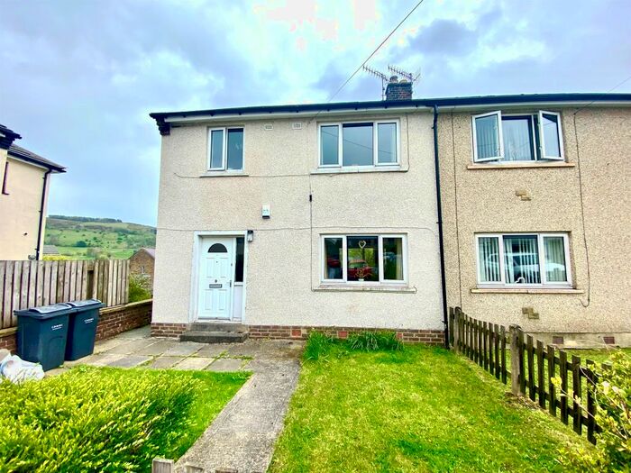 3 Bedroom Semi-Detached House For Sale In Denby Mount, Oxenhope, Keighley, BD22