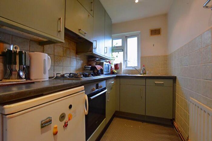 1 Bedroom Flat For Sale In Bladon Gardens, Harrow, HA2
