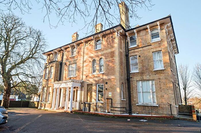 1 Bedroom Flat For Sale In Bramley Hill, South Croydon, Surrey, CR2