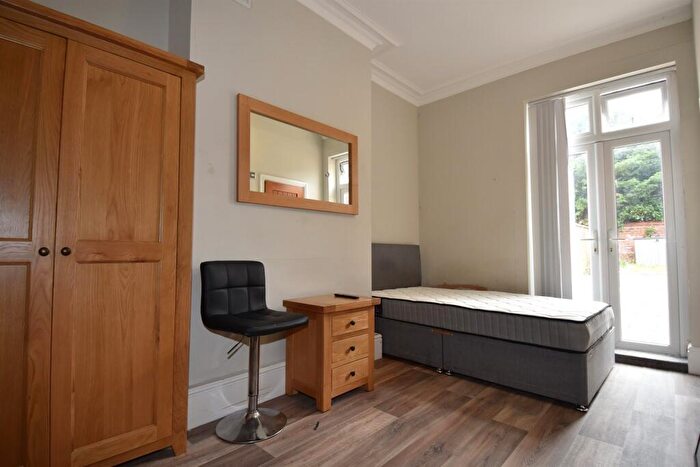 1 Bedroom Flat To Rent In Liverpool Road, Chester, CH2