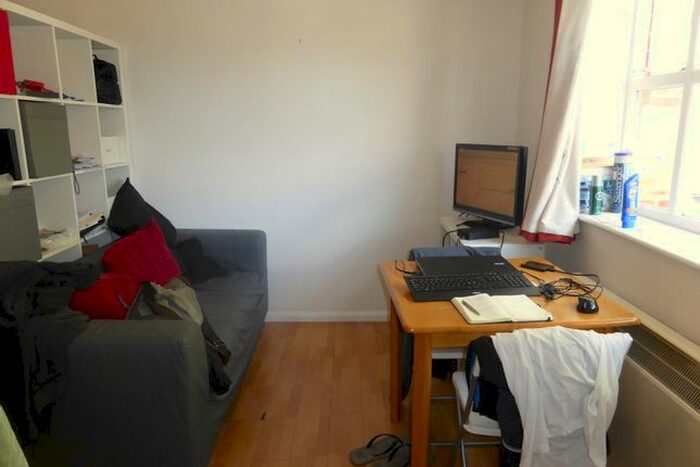 Studio To Rent In Massingberd Way, London, SW17