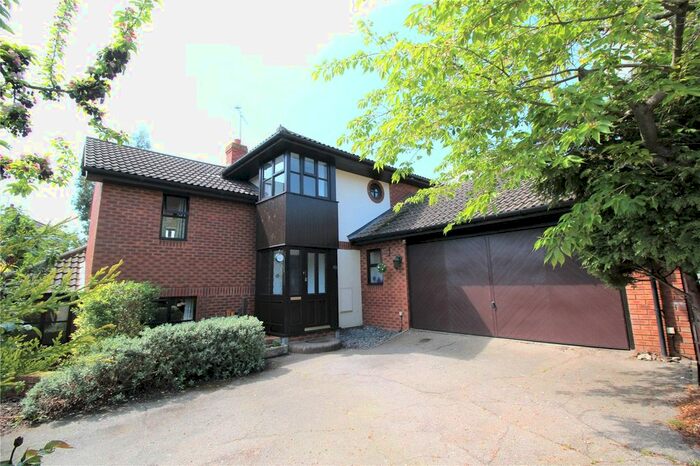 5 Bedroom Detached House To Rent In The Barnyard, Langdon Hills, SS16