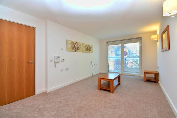 2 Bedroom Flat To Rent In Forum House, Empire Way, Wembley, Middlesex, HA9