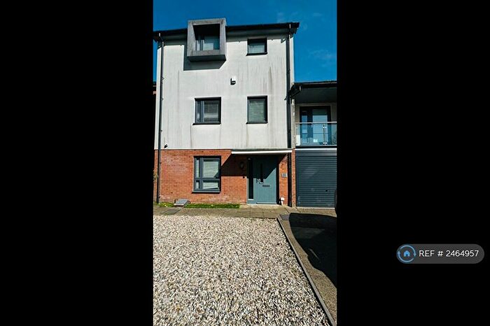 3 Bedroom Semi-Detached House To Rent In Cornfield Drive, Birmingham, B31