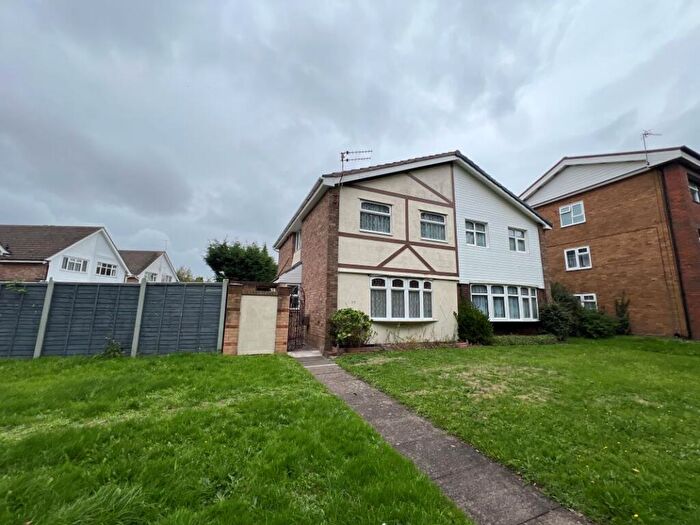 3 Bedroom Semi Detached House For Sale In Mousesweet Close, Dudley, DY2