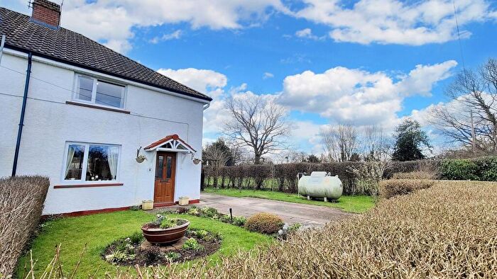 3 Bedroom Property For Sale In Jubilee Lane, Cromhall, GL12