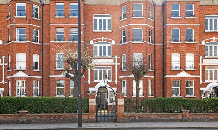 2 Bedroom Flat For Sale In Drive Mansions, Fulham Road, Fulham, London, SW6