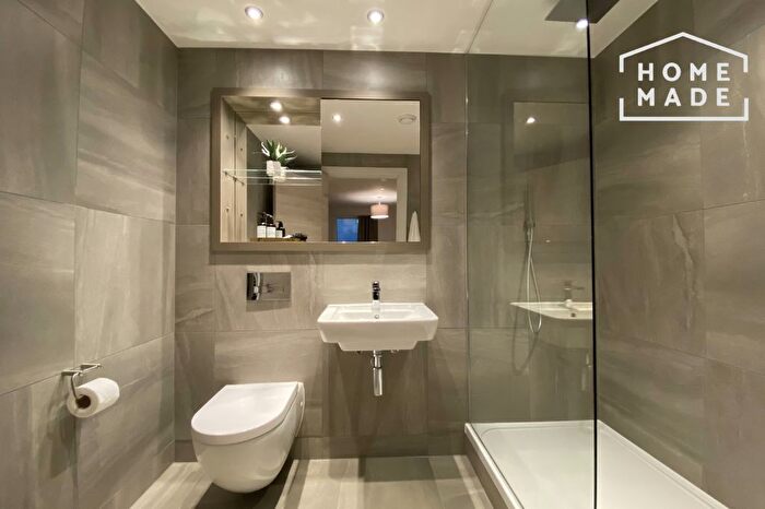 1 Bedroom Flat To Rent In Rochdale Road, Manchester, M4