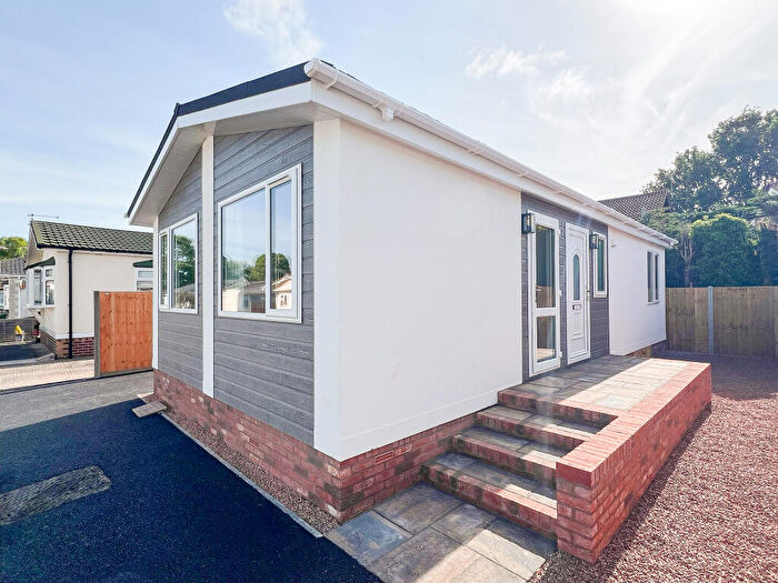 2 Bedroom Park Home For Sale In Fayre Oaks Home Park, Kings Acre, Hereford, HR4