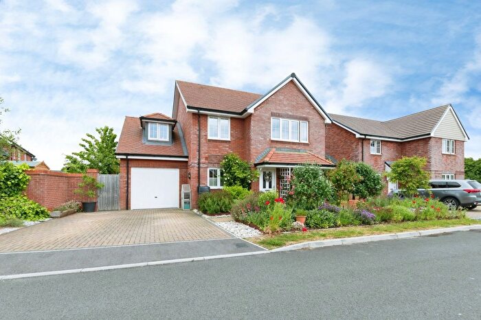 4 Bedroom Detached House For Sale In Caspars Way, Fordingbridge, Hampshire, SP6