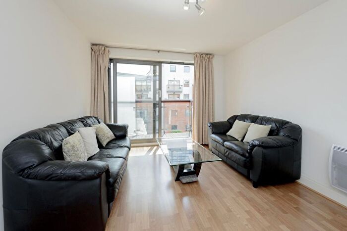 2 Bedroom Flat To Rent In Horsley Court, Montaigne Close, Pimlico, London, SW1P