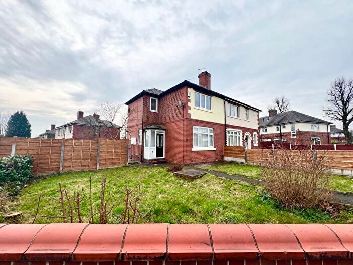 2 Bedroom Semi-Detached House For Sale In Leigh Road, Worsley, M28