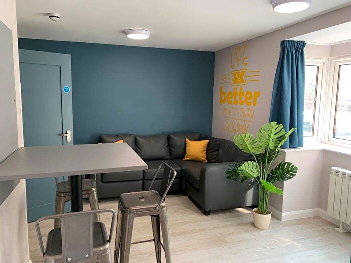 3 Bedroom Flat To Rent In College Road, Canterbury, CT1