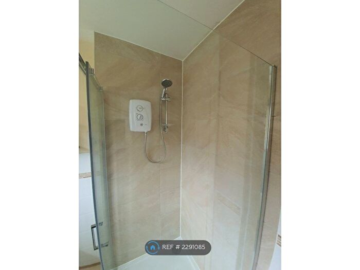 6 Bedroom End Of Terrace House To Rent In Donnington Grove, Southampton, SO17
