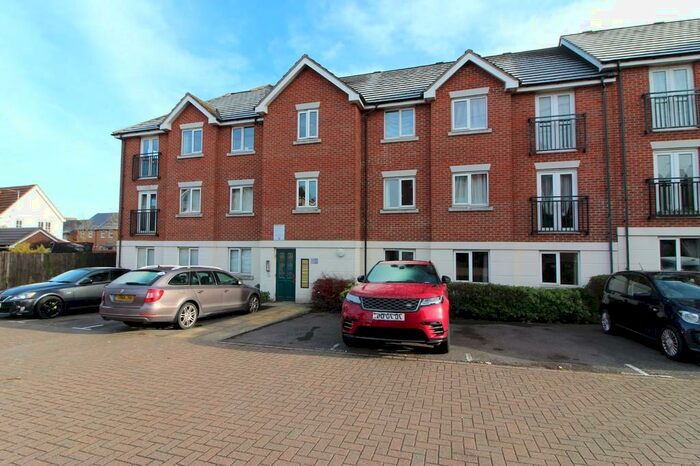 3 Bedroom Apartment To Rent In Grenville Road, Chafford Hundred, RM16