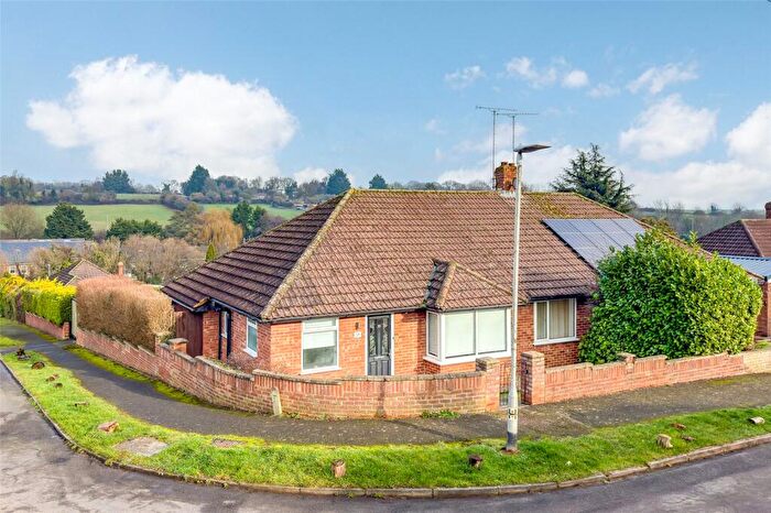 3 Bedroom Bungalow For Sale In Dammersey Close, Markyate, Hertfordshire, AL3