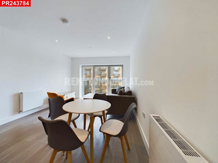 1 Bedroom Flat To Rent In Flagstaff Road, Reading, – Bedroom Flat, RG2