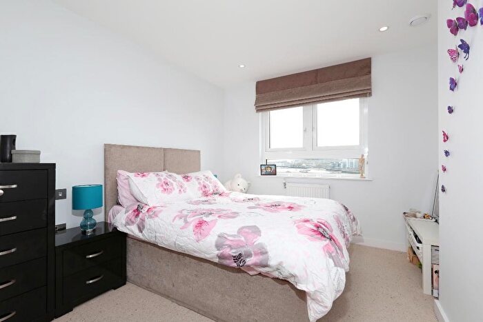 2 Bedroom Flat To Rent In Knights Tower, Wharf Street, Greenwich, London, SE8