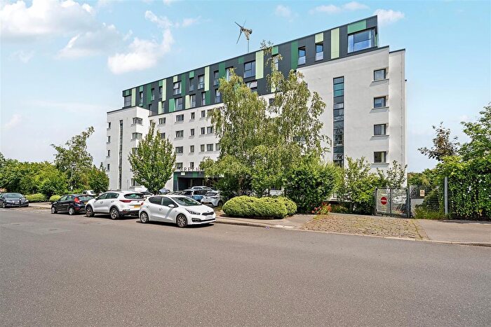 1 Bedroom Flat To Rent In Greenhouse, Leeds, LS11