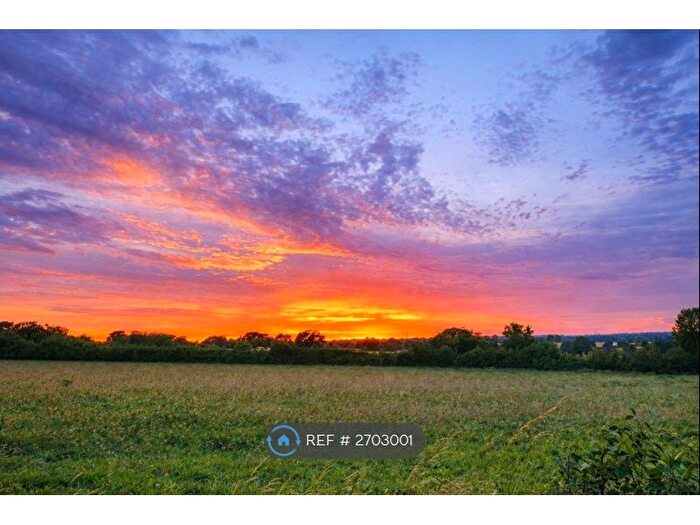 3 Bedroom Semi-Detached House To Rent In Appledore Drive, Coventry, CV5