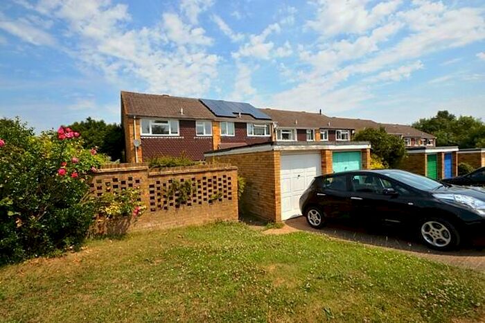 3 Bedroom House To Rent In Bedroom End Of Terrace House In Guildford, GU2