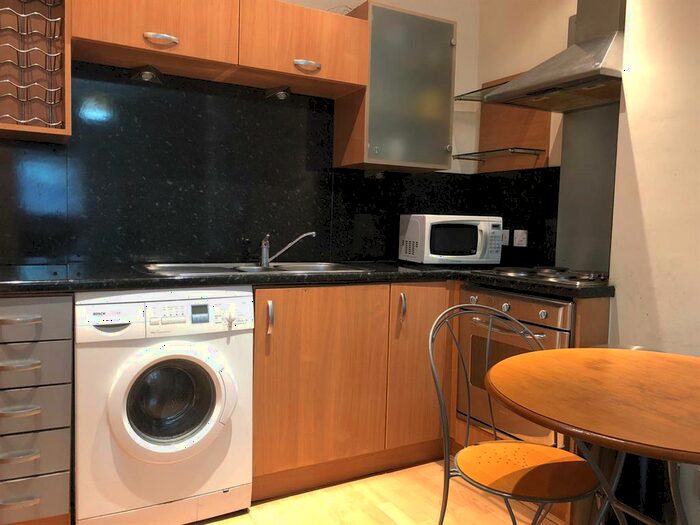 1 Bedroom Flat To Rent In City Central, Wellington Street, Leeds, LS1