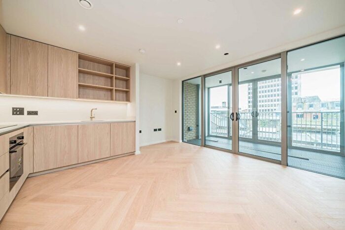 Studio To Rent In Beeline Way, Kingston Upon Thames, KT3