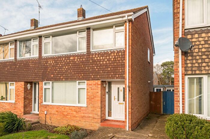 3 Bedroom Semi-Detached House For Sale In Cedar Crescent, North Baddesley, Southampton, Hampshire, SO52
