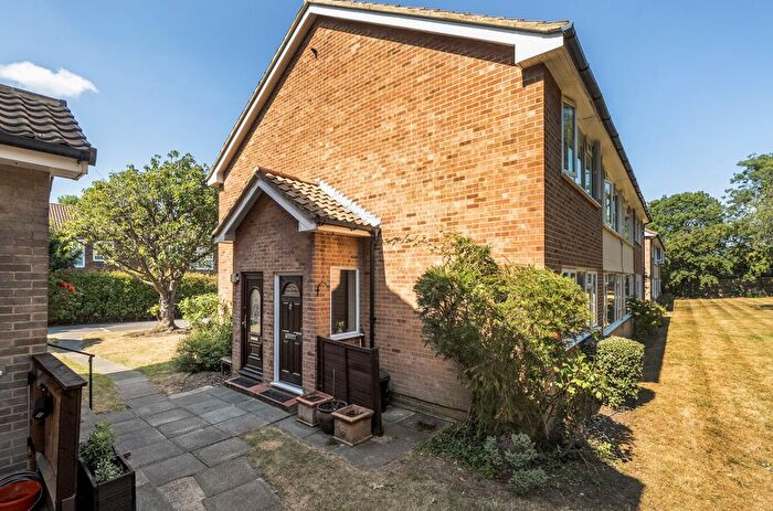 2 Bedroom Maisonette For Sale In Lansdown Road, Sidcup, DA14