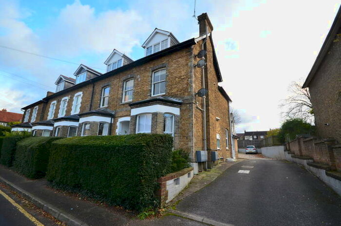 2 Bedroom Flat To Rent In The Fairfield, Farnham, GU9