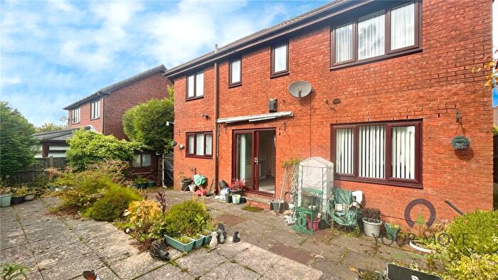 4 Bedroom Detached House For Sale In Spinners Way, Oldham, Greater Manchester, OL4