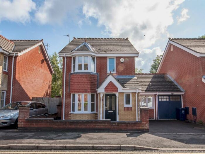 3 Bedroom Semi-Detached House To Rent In Demesne Furze, Headington, OX3