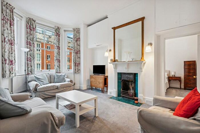 3 Bedroom Apartment To Rent In Fulham Road, London, SW10