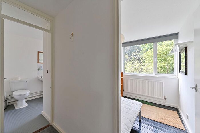 3 Bedroom Terraced House To Rent In Halsmere Road, Camberwell, London, SE5