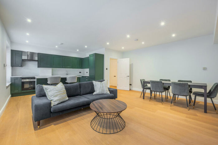 2 Bedroom Flat To Rent In Cumberland Terrace, Regents Park, NW1