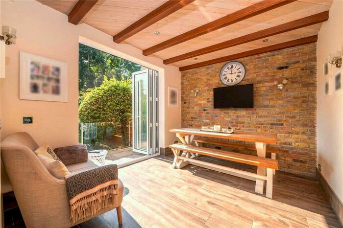 4 Bedroom Semi-Detached House To Rent In Canonbury Park South, Canonbury, N1