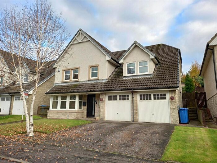 4 Bedroom Detached House To Rent In Dover Drive, Dunfermline, KY11