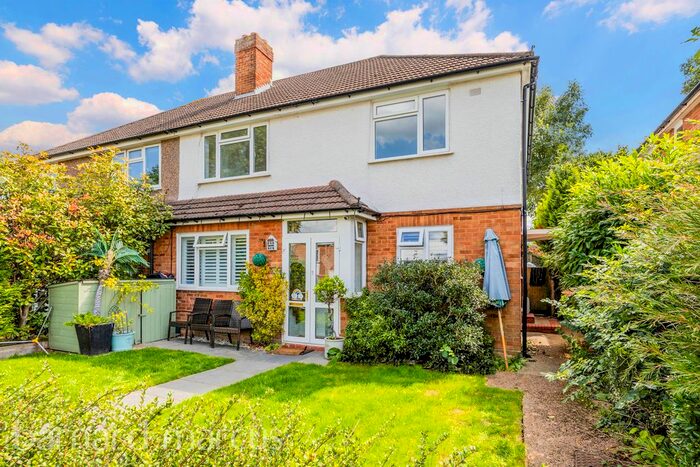 2 Bedroom Maisonette To Rent In Alsom Avenue, Worcester Park, KT4