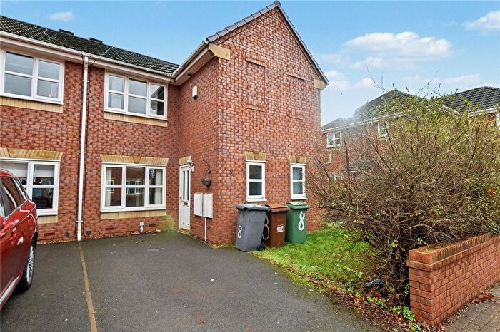 3 Bedroom Town House For Sale In Salisbury Mews, Tingley, Wakefield, West Yorkshire, WF3